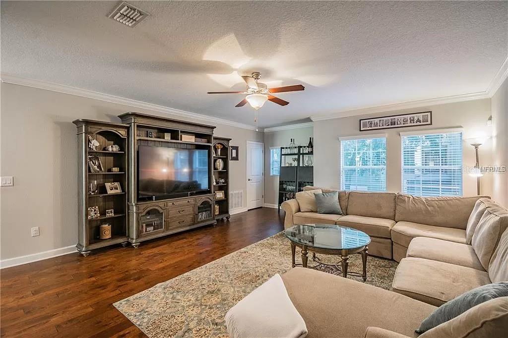 Listing photo id 20 for 838 Oregon Avenue 838