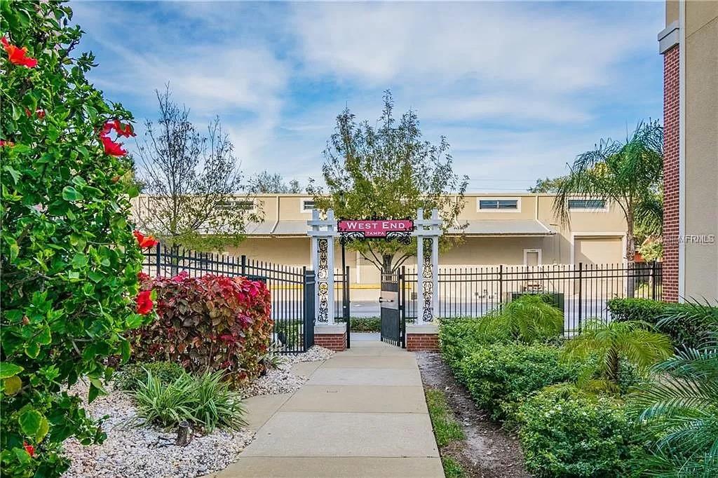 Listing photo id 27 for 838 Oregon Avenue 838