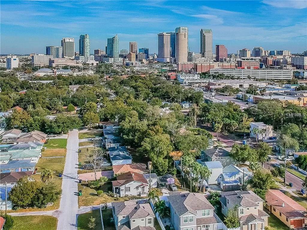 Listing photo id 1 for 838 Oregon Avenue 838