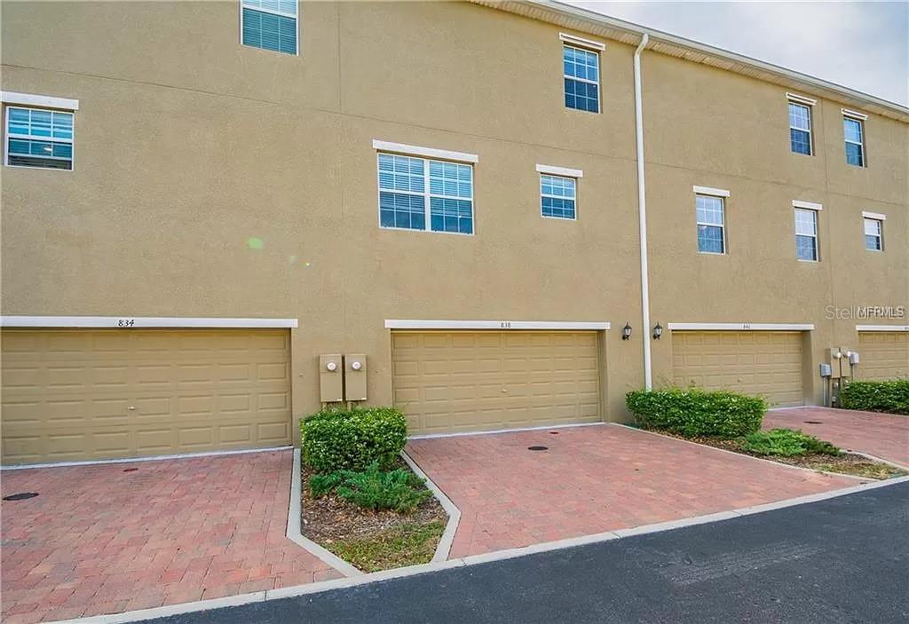 Listing photo id 2 for 838 Oregon Avenue 838