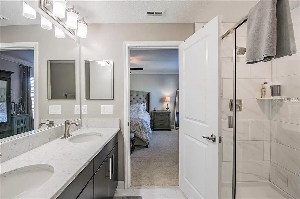 Listing photo id 6 for 838 Oregon Avenue 838