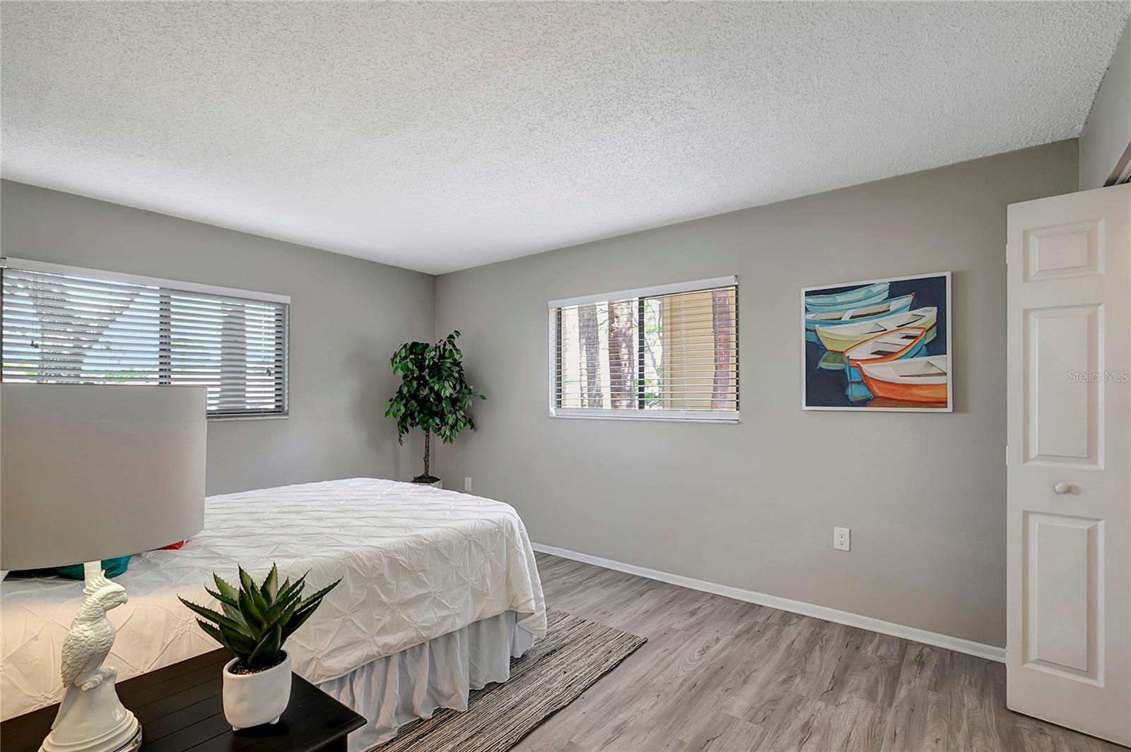 Image 24 of 31 For 5582 Baywater Drive