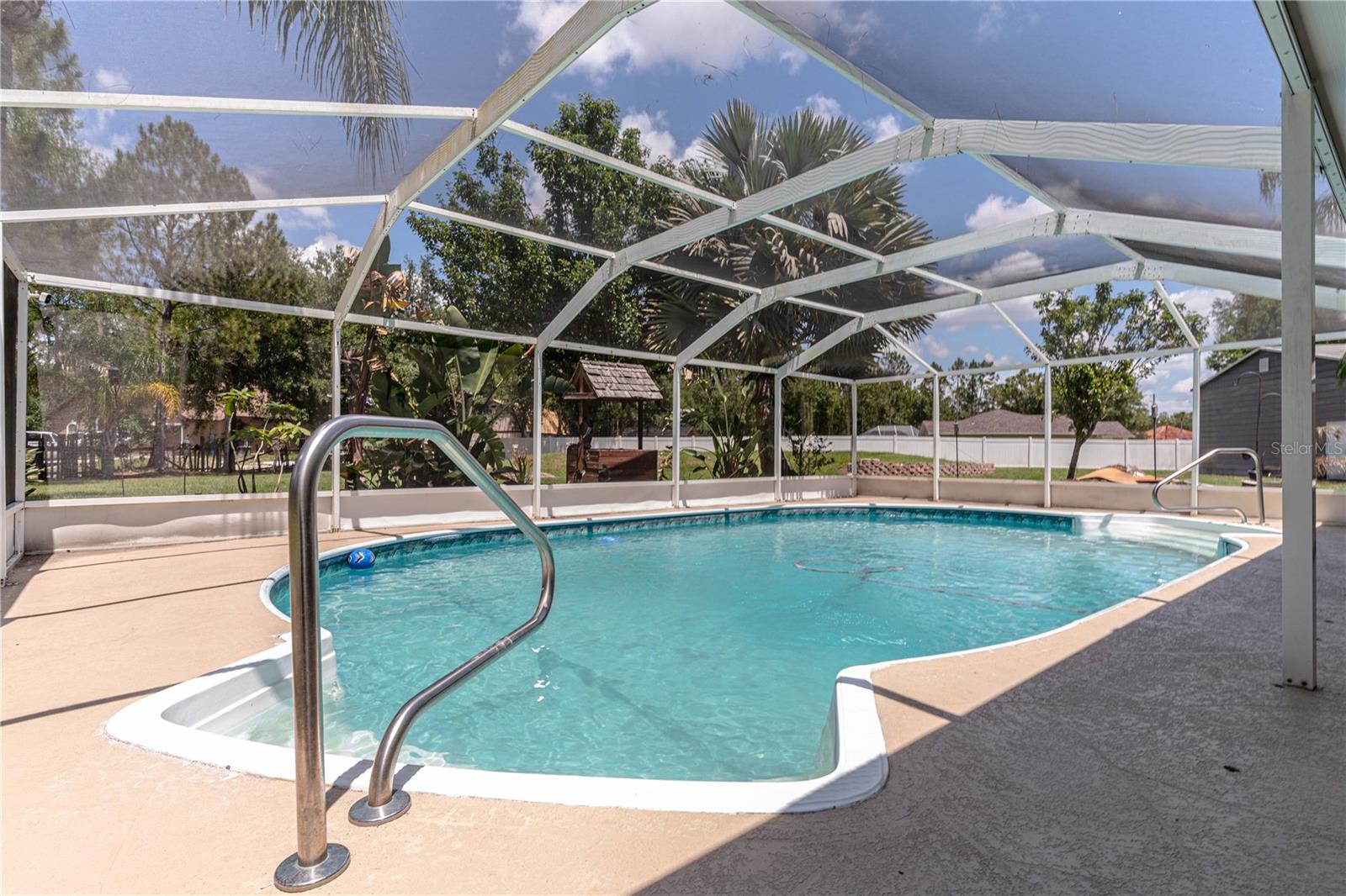 Listing photo id 14 for 27709 Robin Roost Lane