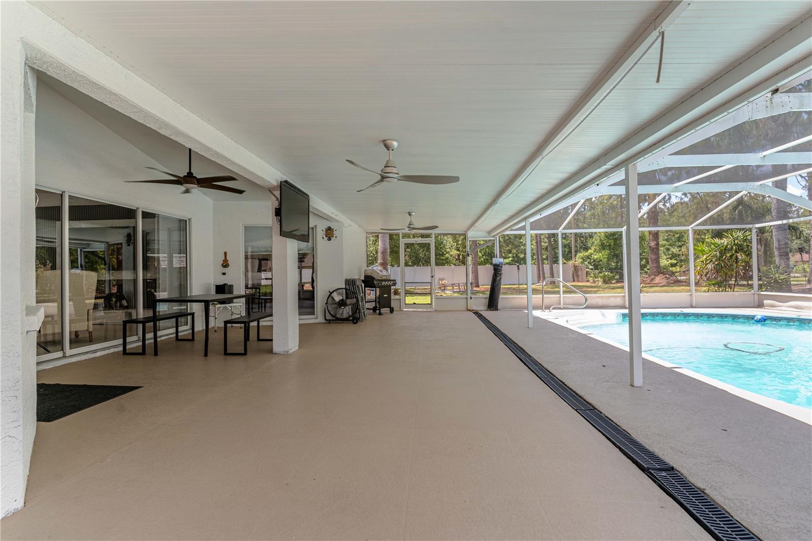 Listing photo id 17 for 27709 Robin Roost Lane