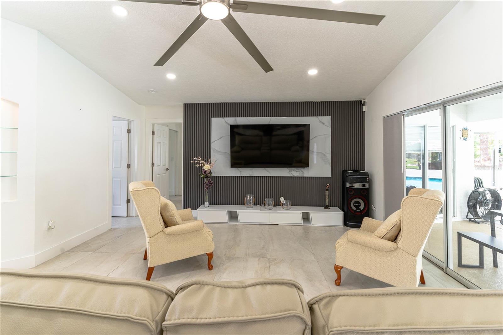 Listing photo id 18 for 27709 Robin Roost Lane