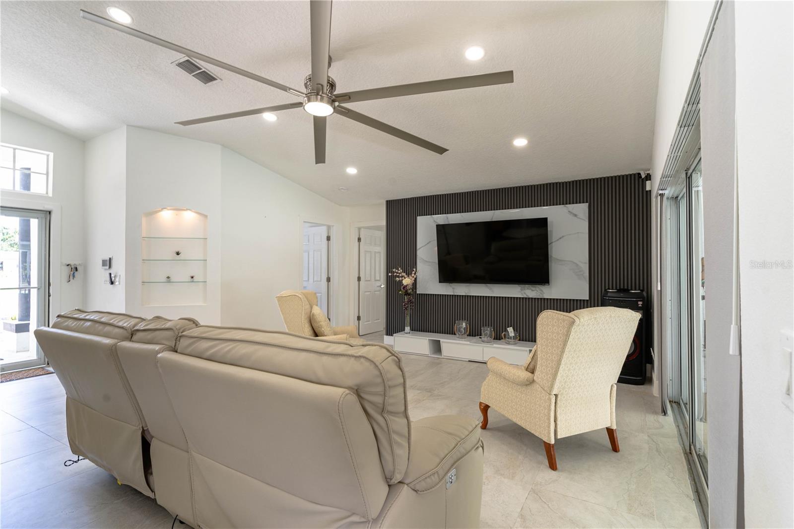 Listing photo id 19 for 27709 Robin Roost Lane