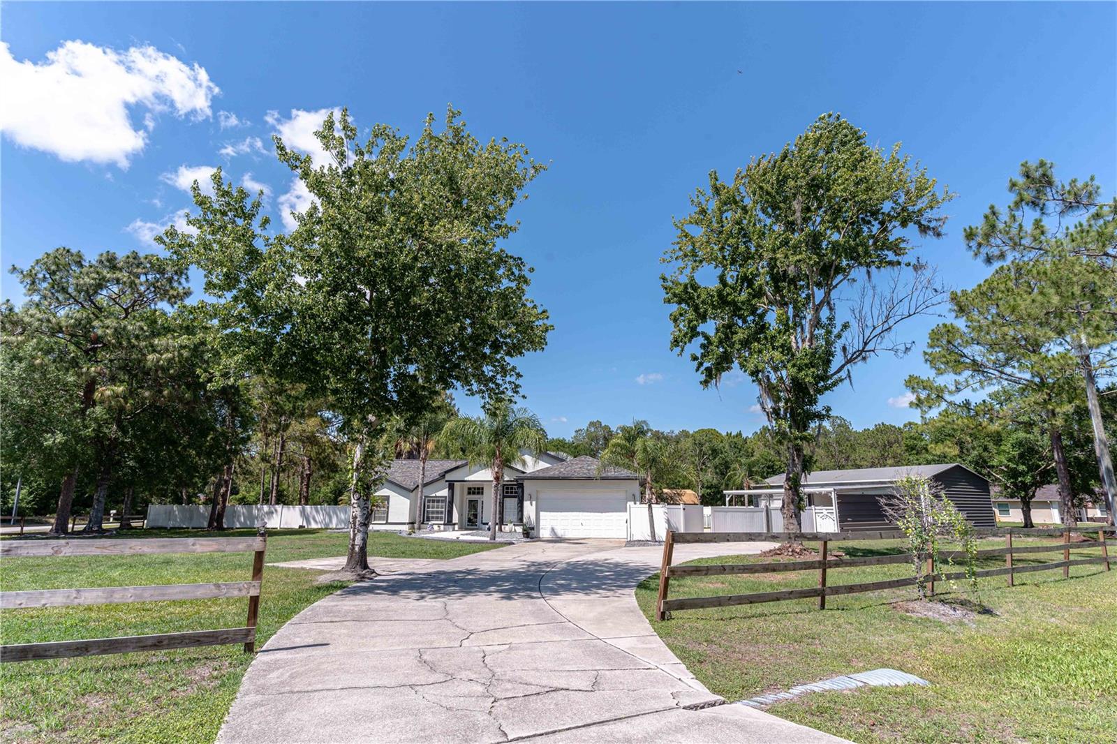 Listing photo id 5 for 27709 Robin Roost Lane
