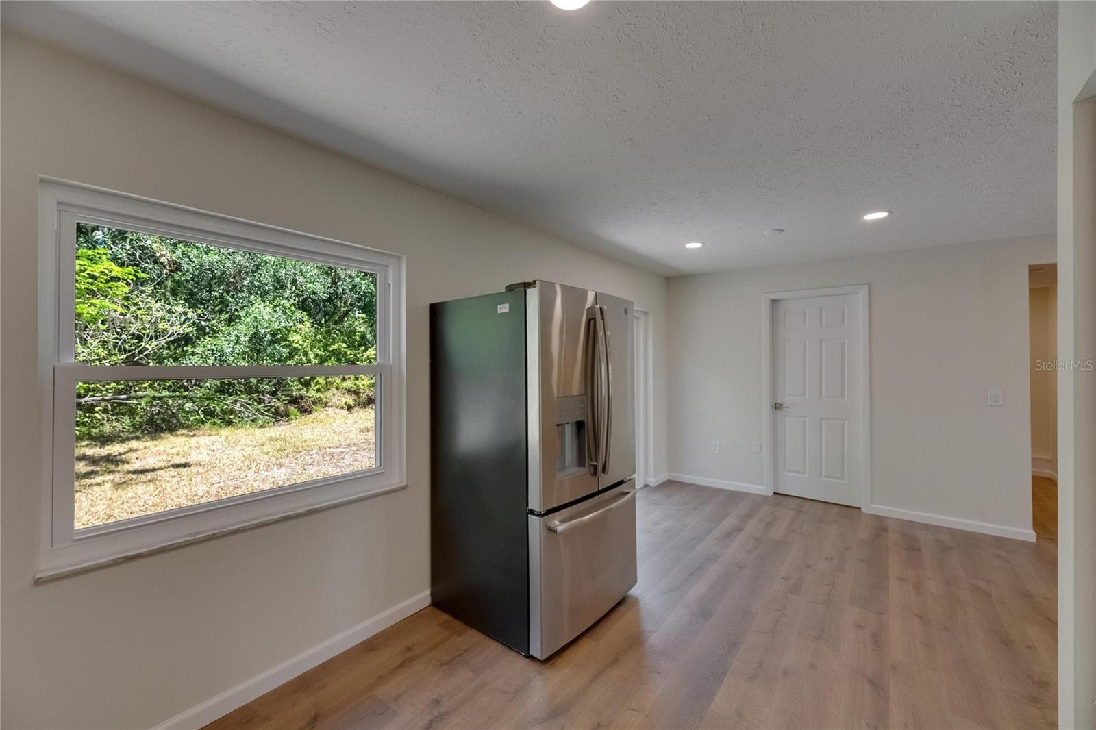 Listing photo id 17 for 12434 Cody Drive