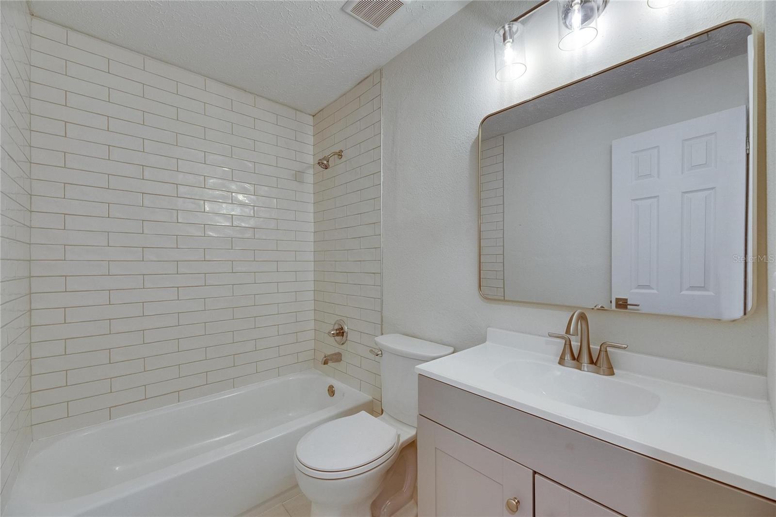 Listing photo id 25 for 12434 Cody Drive