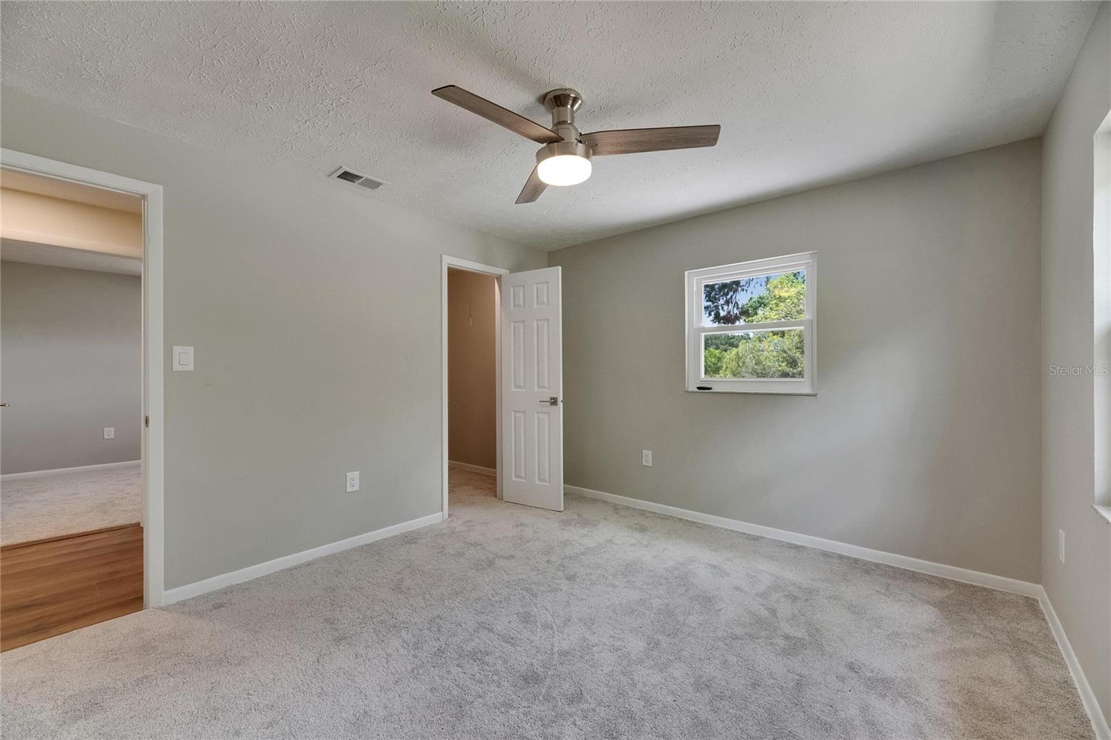 Listing photo id 31 for 12434 Cody Drive