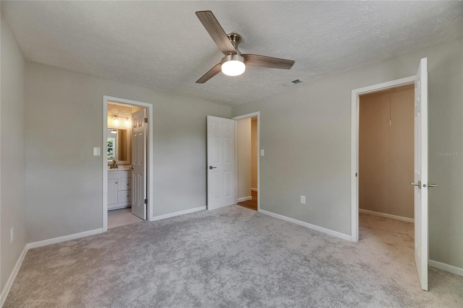 Listing photo id 32 for 12434 Cody Drive