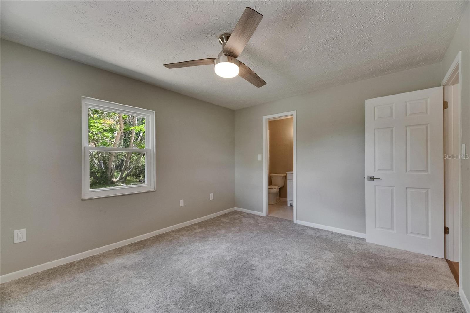 Listing photo id 33 for 12434 Cody Drive