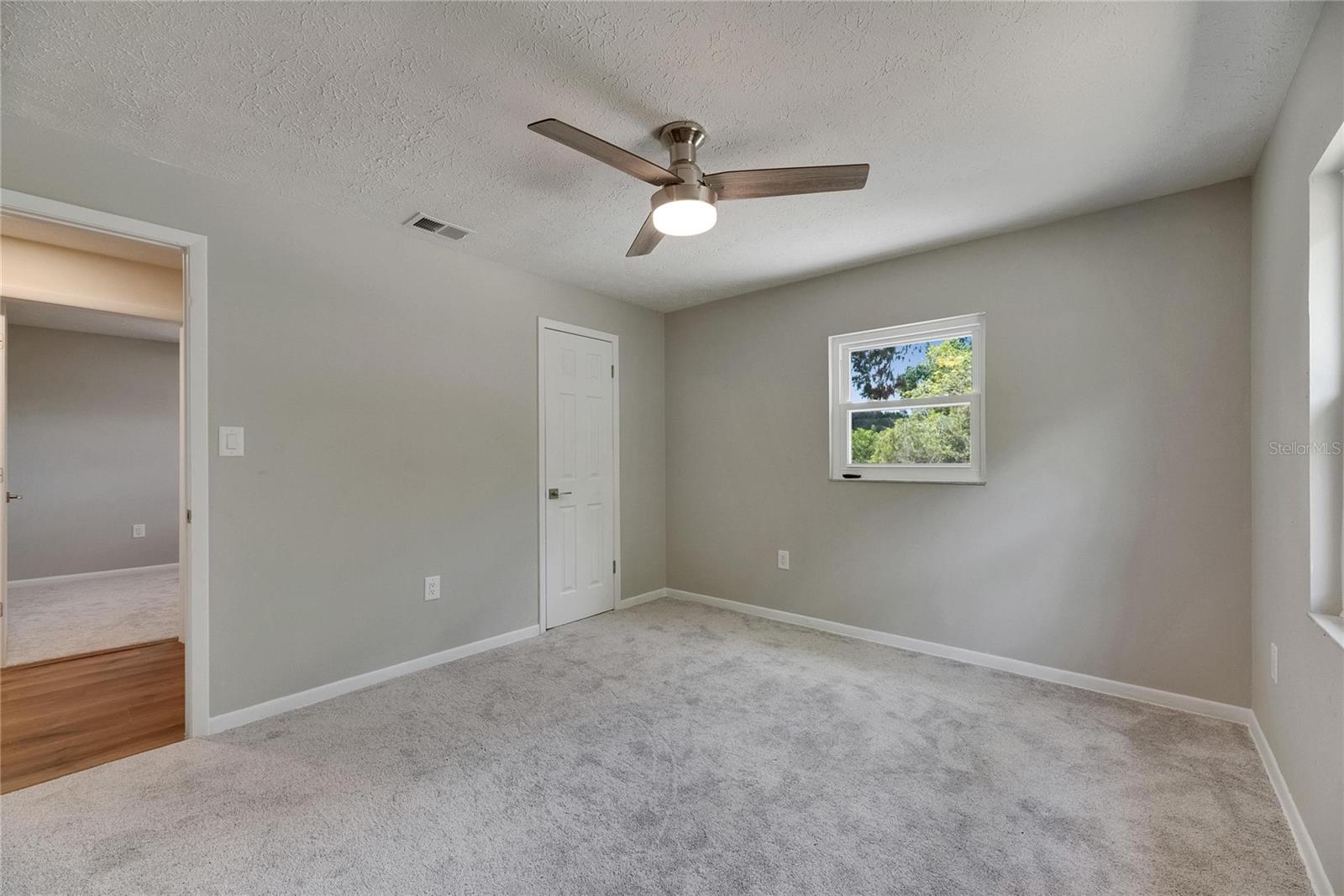 Listing photo id 34 for 12434 Cody Drive