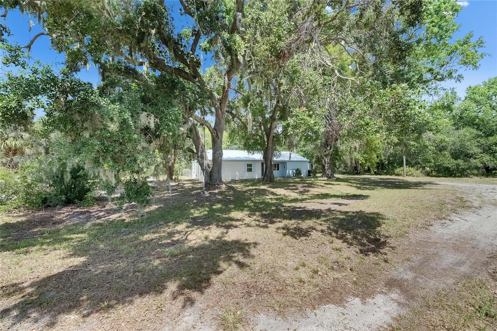 Listing photo id 40 for 12434 Cody Drive