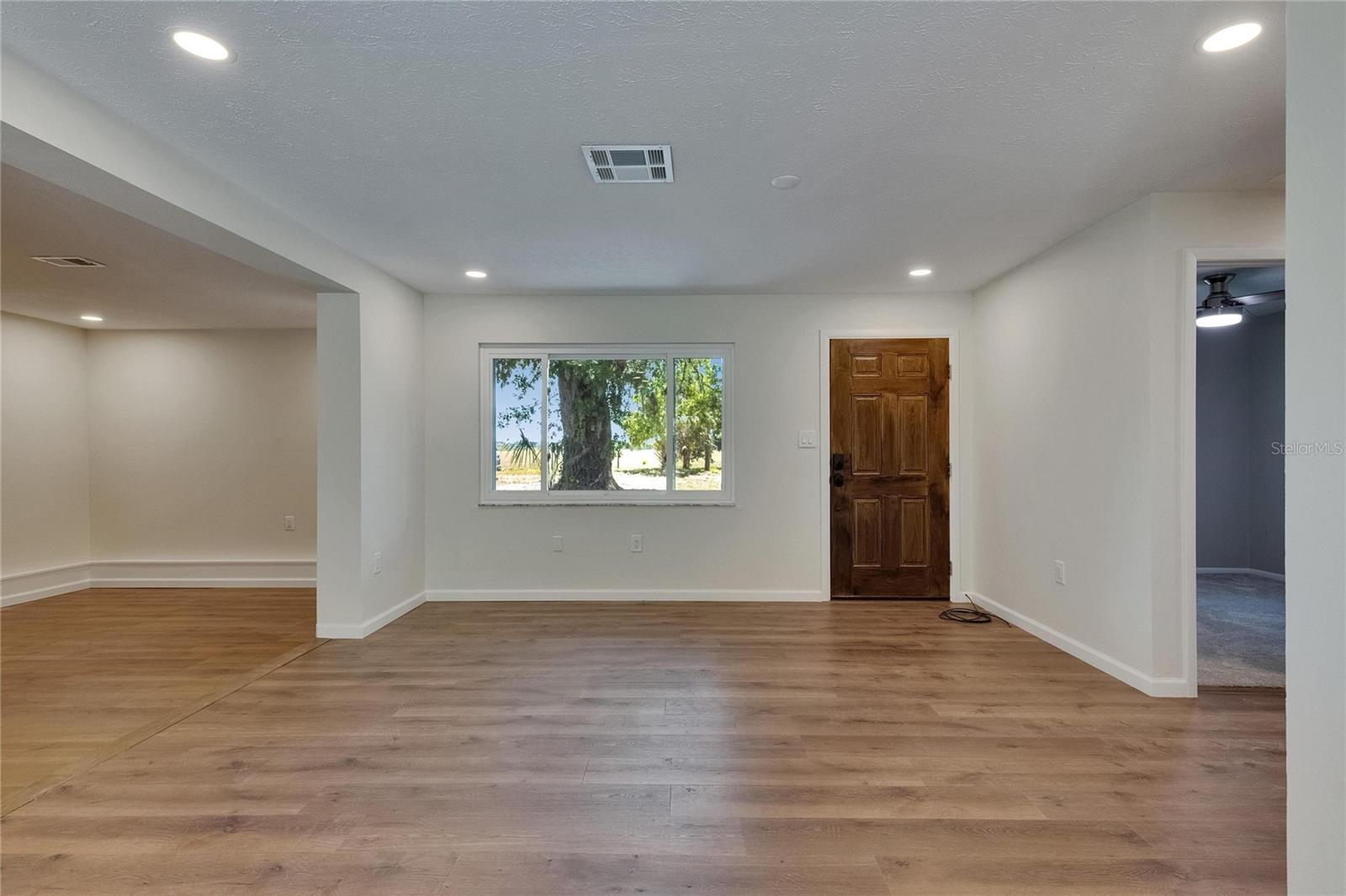 Listing photo id 5 for 12434 Cody Drive