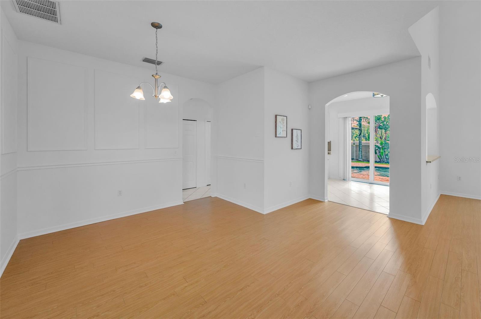 Image 14 of 72 For 3002 Savannah Oaks Circle