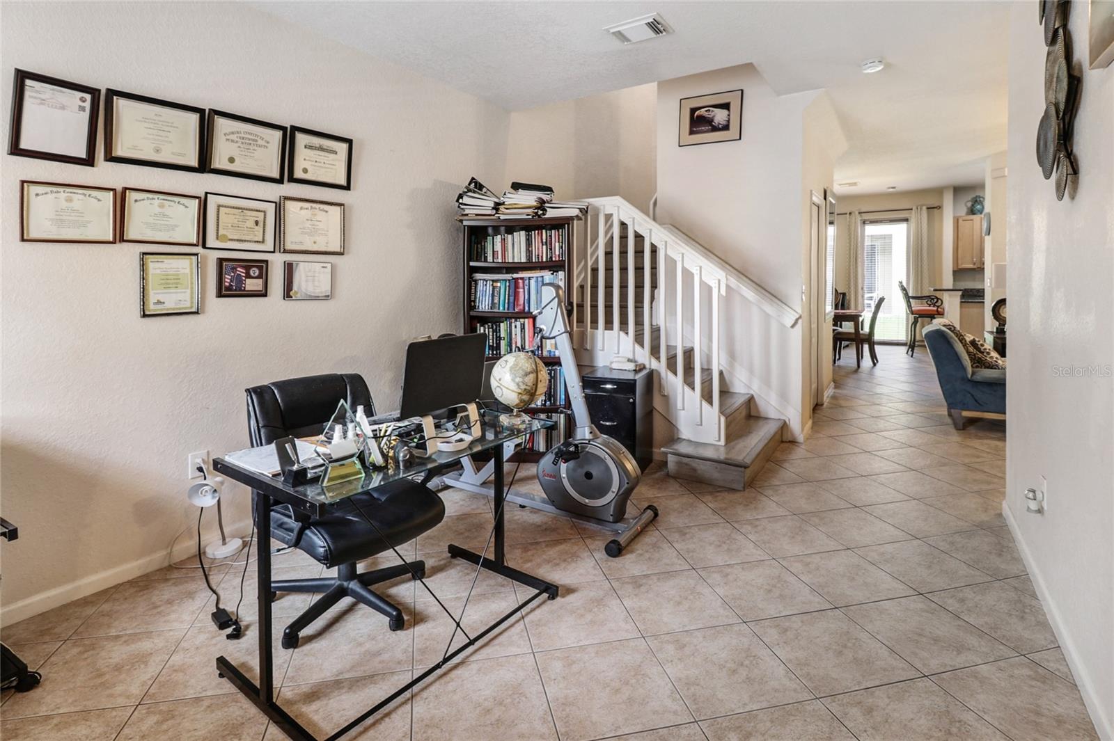 Image 17 of 37 For 21115 14th Place 2