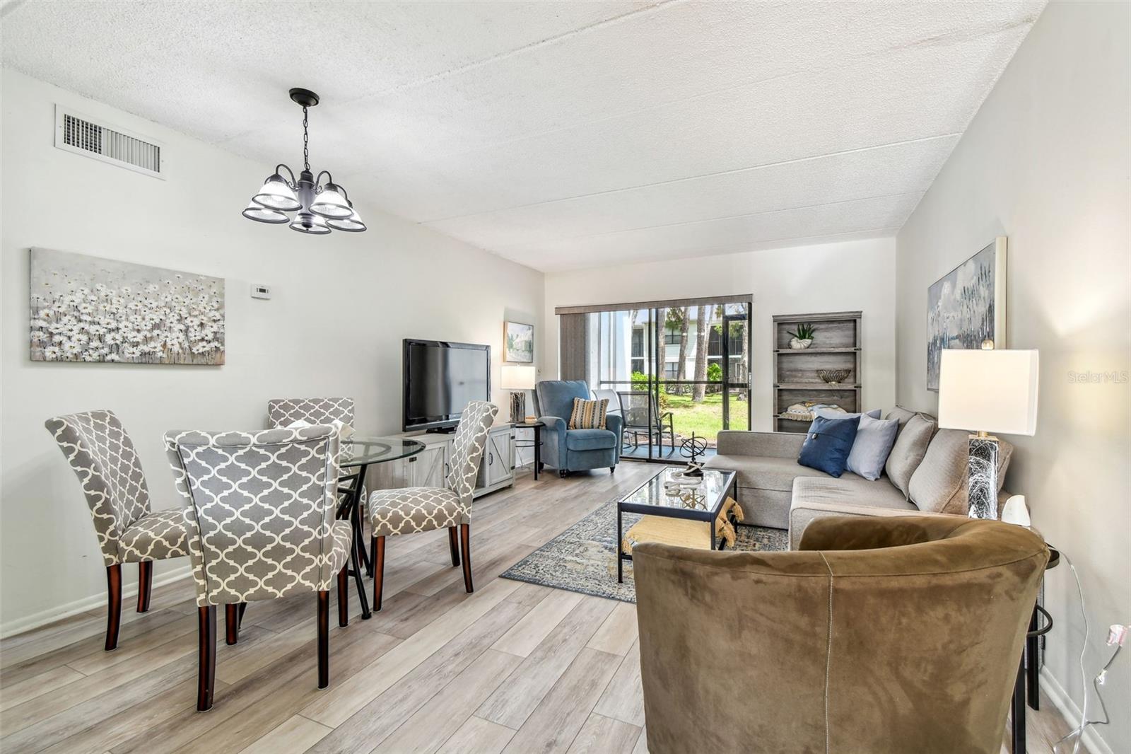 Image 12 of 63 For 413 Meadow Lane 81
