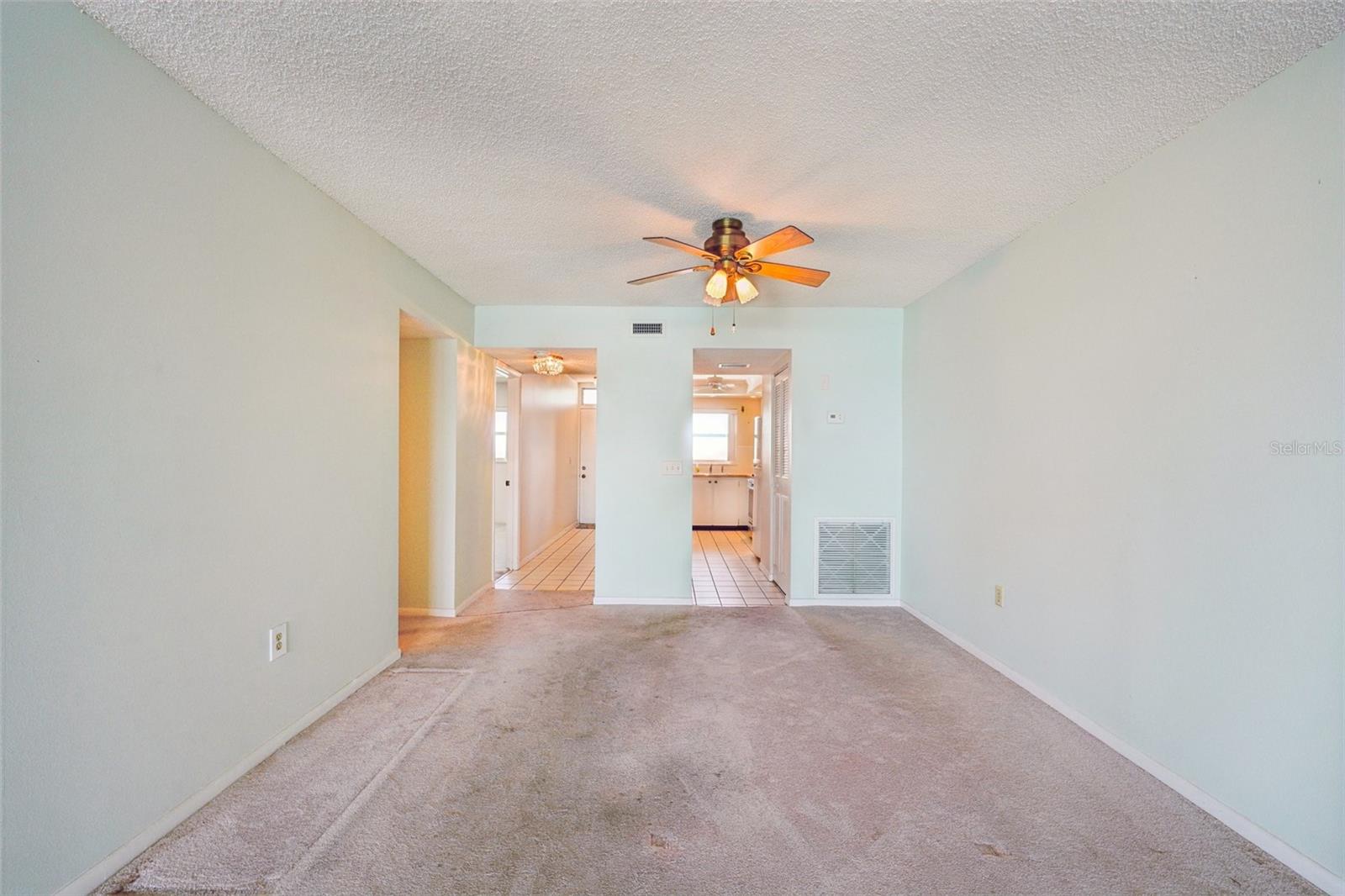 Image 15 of 57 For 6020 Shore Blvd  709