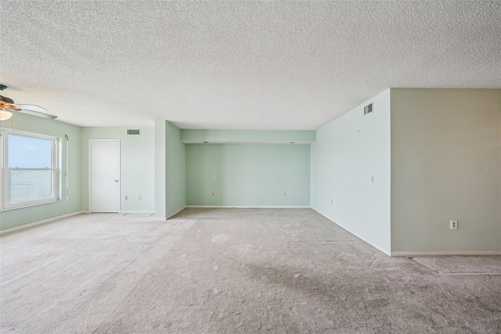 Image 18 of 57 For 6020 Shore Blvd  709