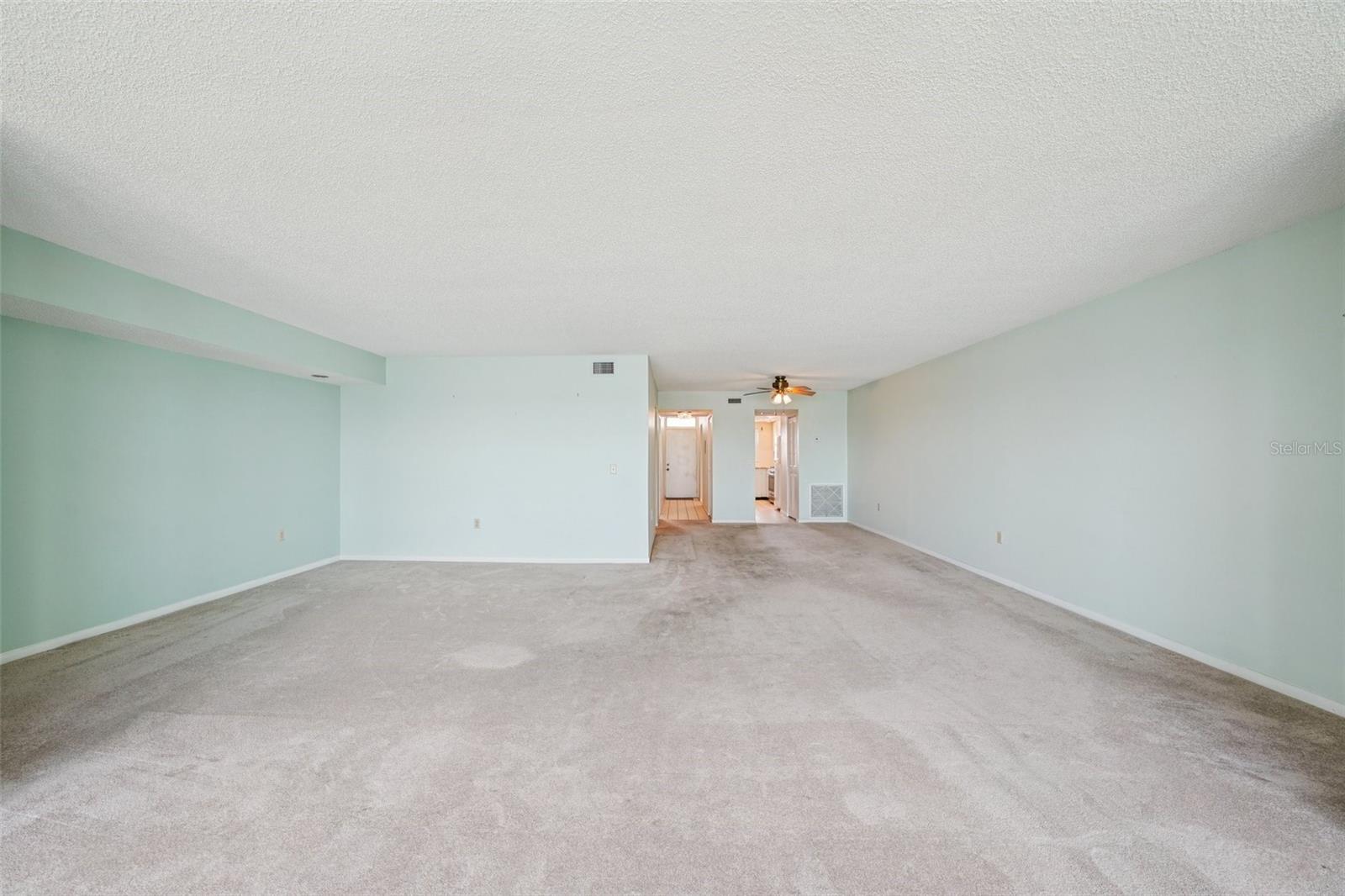Image 23 of 57 For 6020 Shore Blvd  709