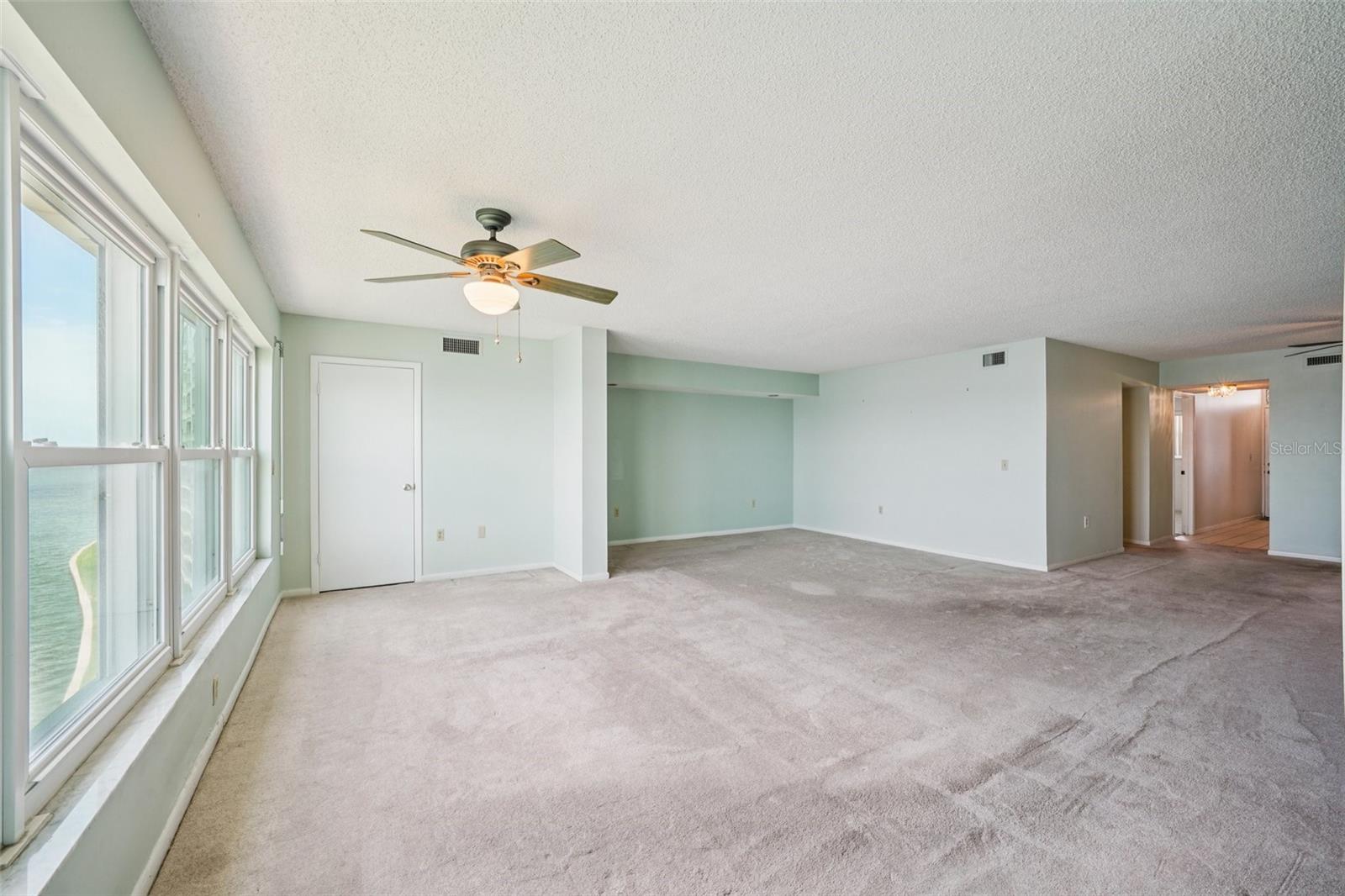 Image 24 of 57 For 6020 Shore Blvd  709