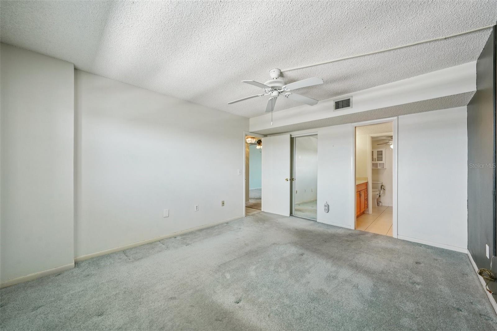 Image 30 of 57 For 6020 Shore Blvd  709