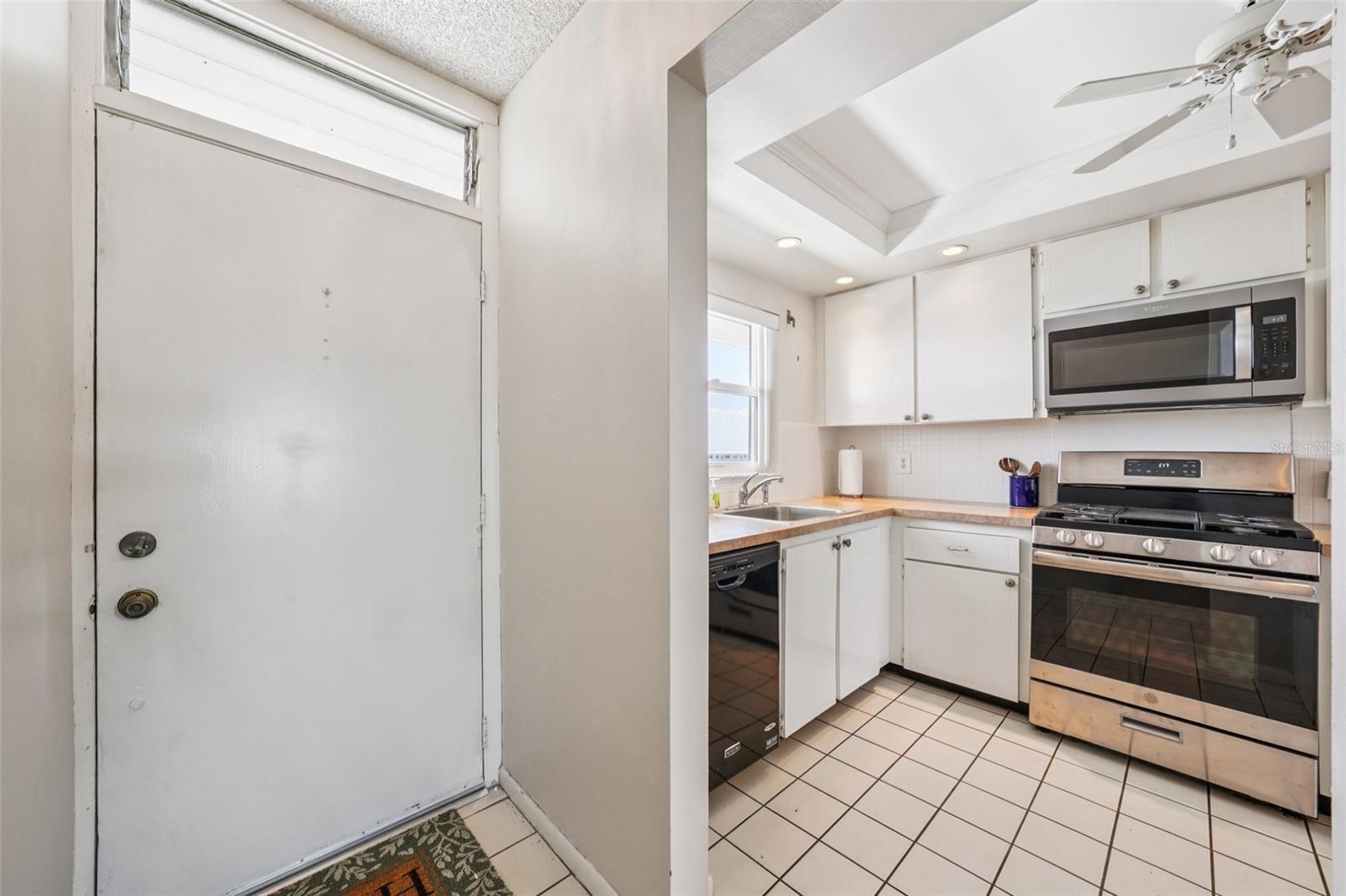 Image 8 of 57 For 6020 Shore Blvd  709