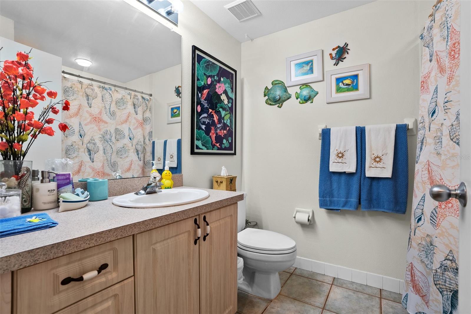 Image 25 of 43 For 8021 Sailboat Key Boulevard S 305