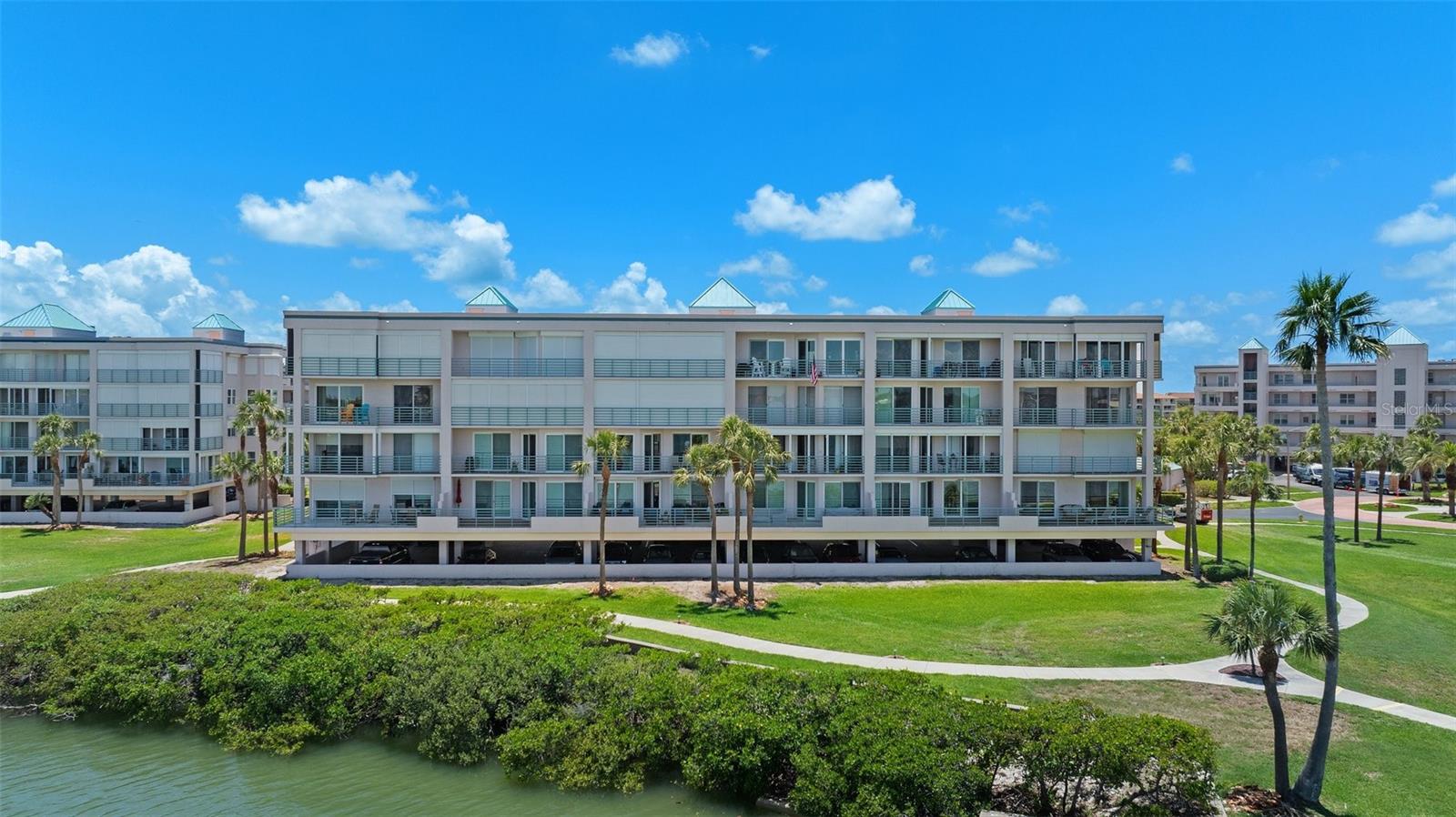 Image 35 of 43 For 8021 Sailboat Key Boulevard S 305