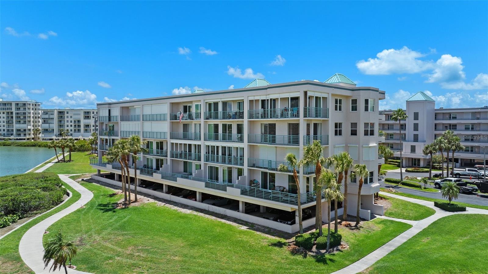 Image 36 of 43 For 8021 Sailboat Key Boulevard S 305