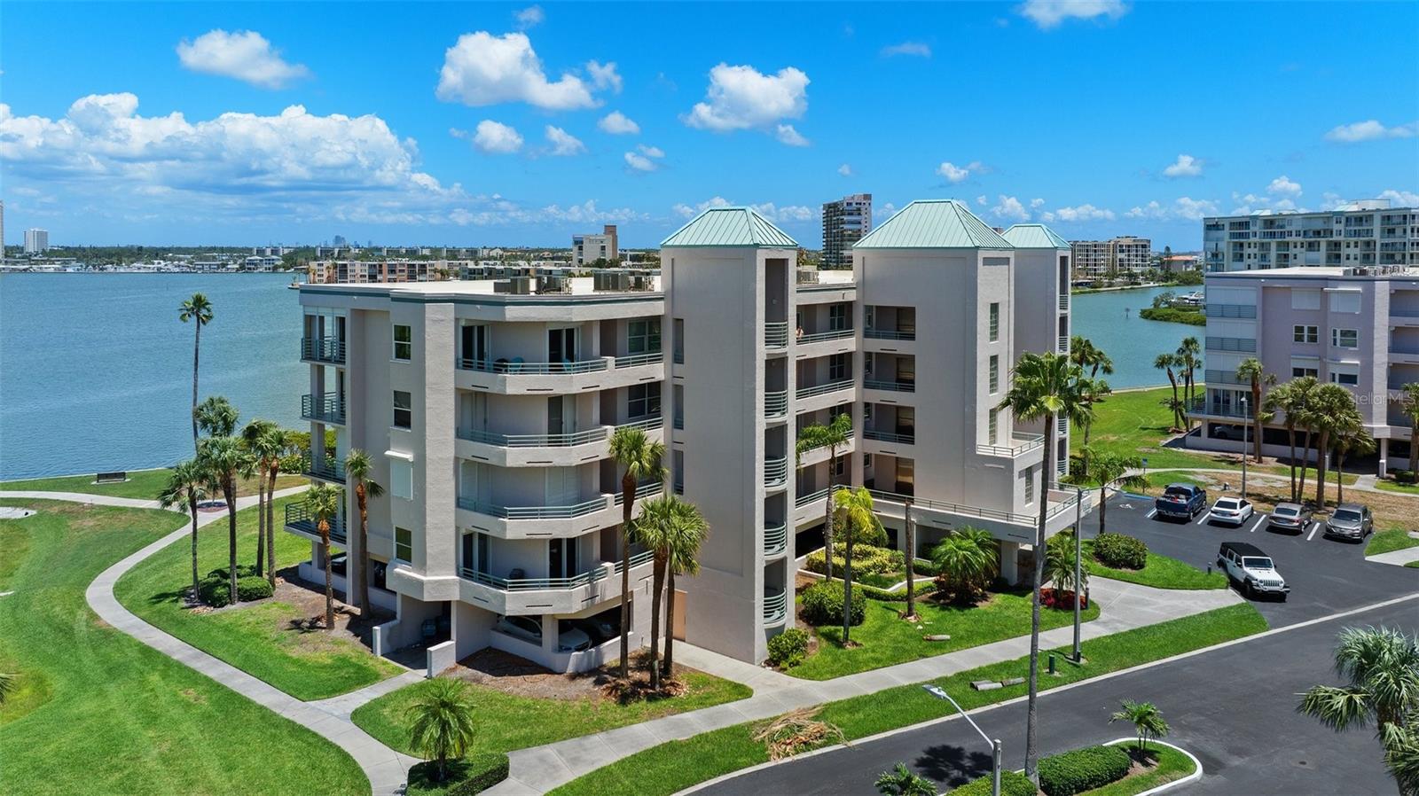 Image 37 of 43 For 8021 Sailboat Key Boulevard S 305