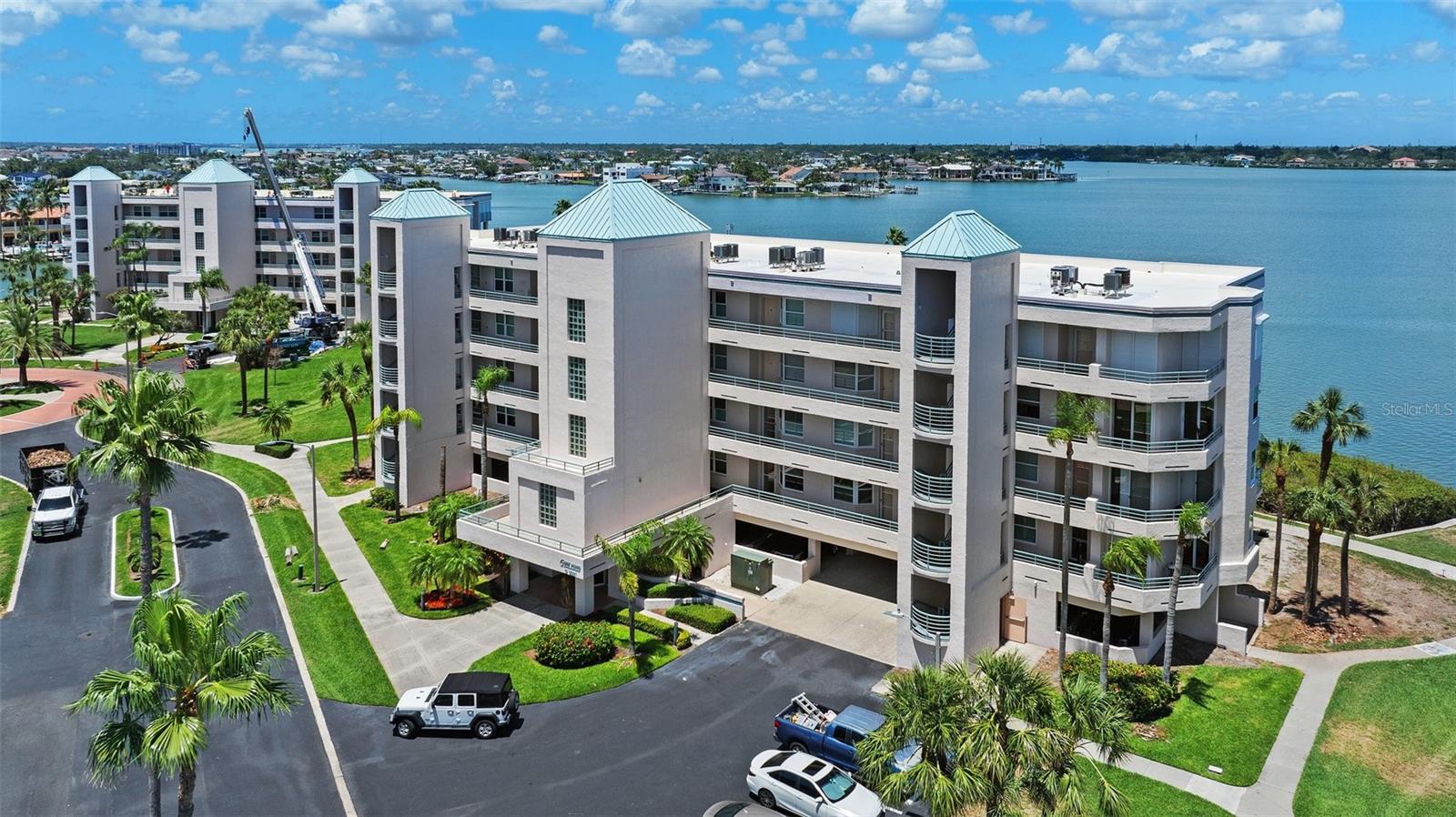Image 38 of 43 For 8021 Sailboat Key Boulevard S 305