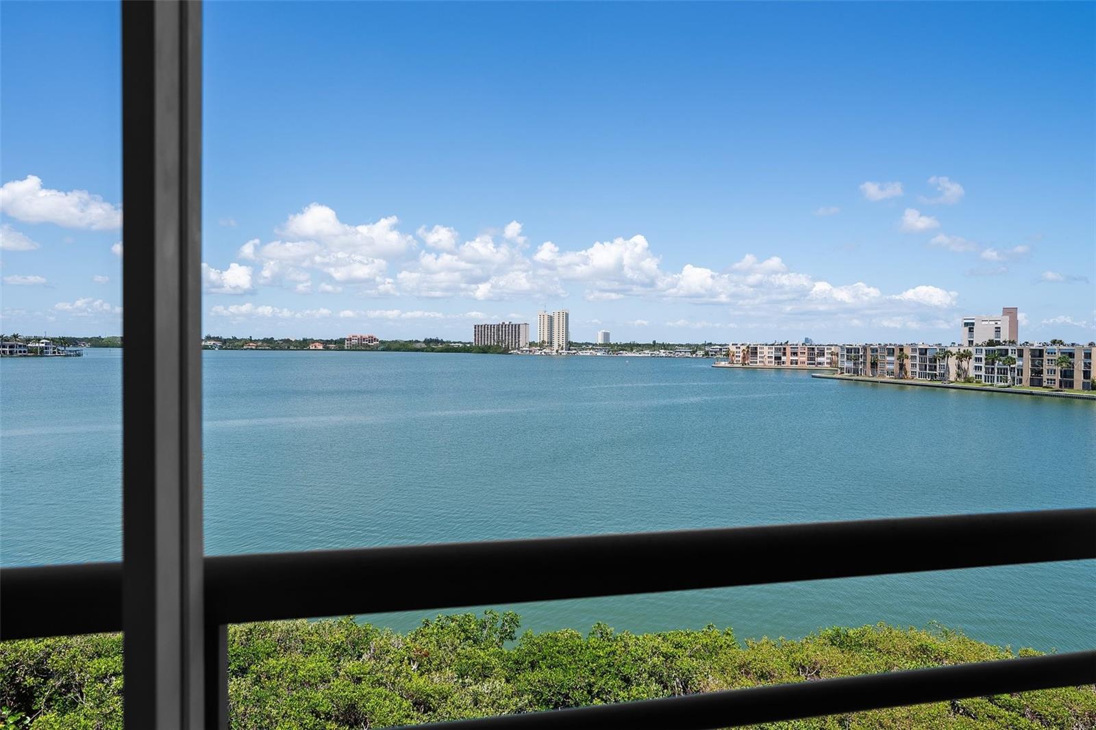 Image 5 of 43 For 8021 Sailboat Key Boulevard S 305