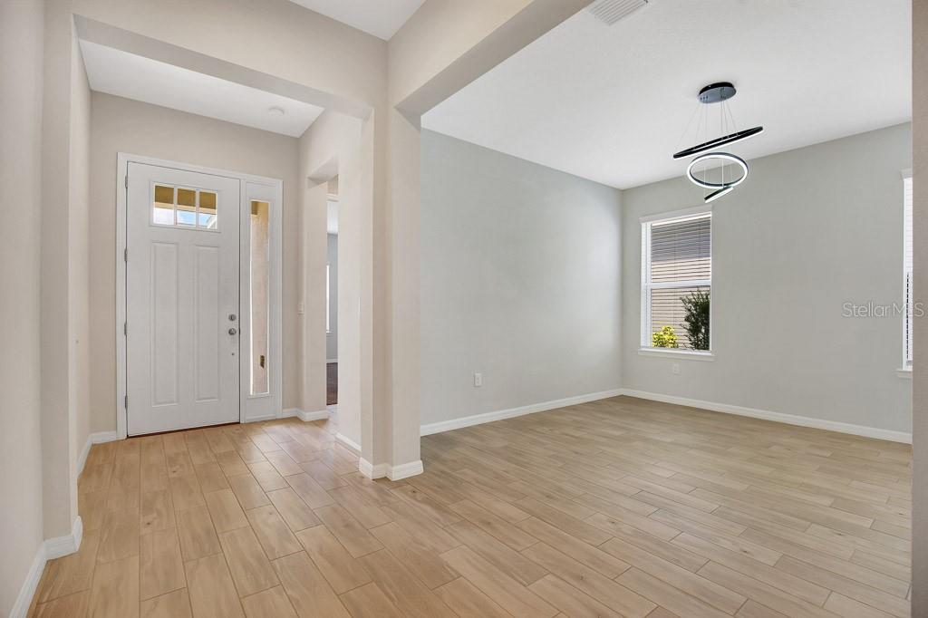 Image 3 of 30 For 10367 Boyette Brook Street