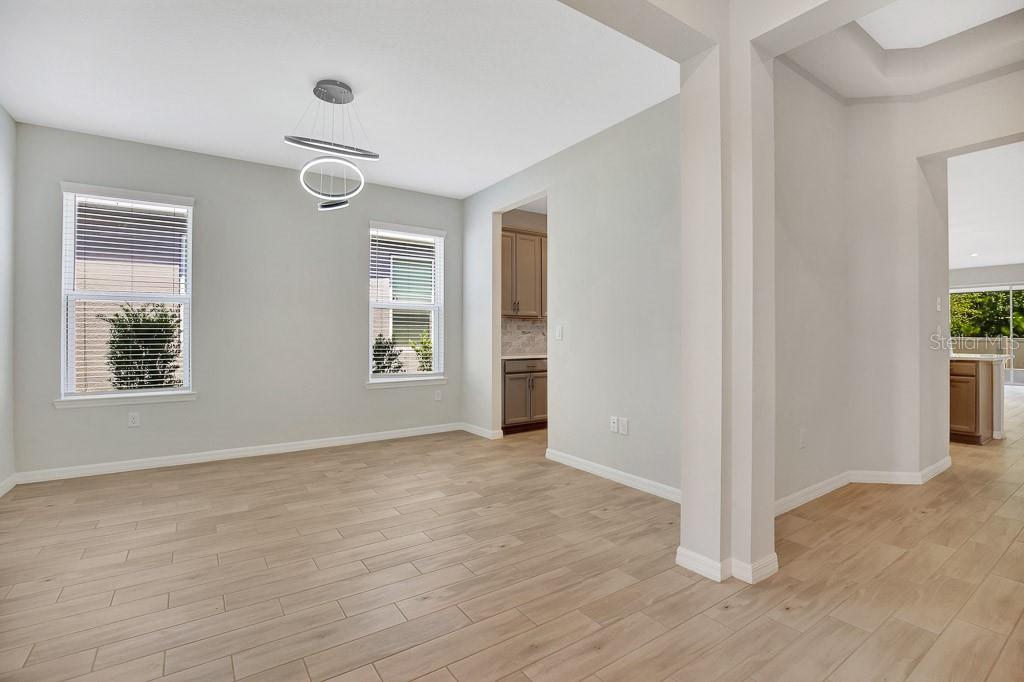 Image 4 of 30 For 10367 Boyette Brook Street