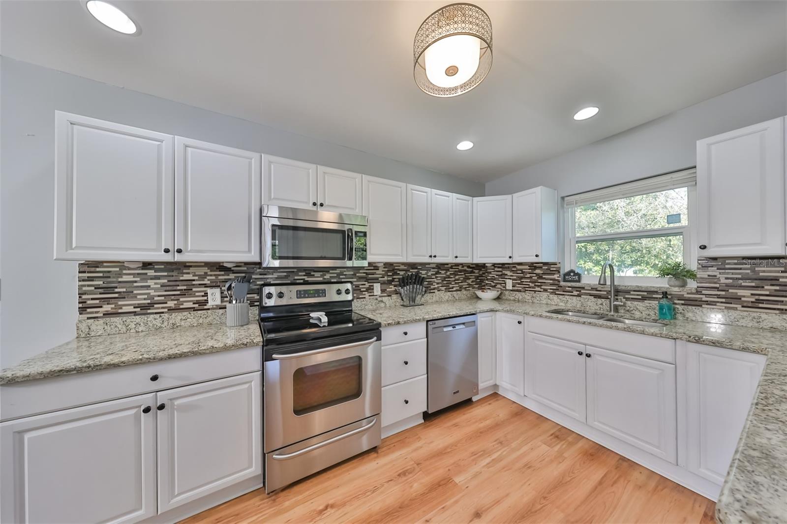 Image 11 of 42 For 3226 20th Street N