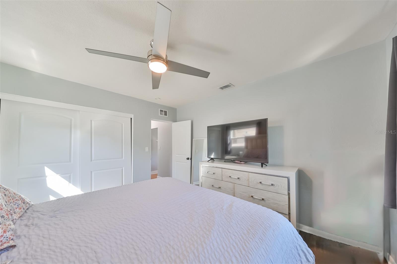Image 23 of 42 For 3226 20th Street N