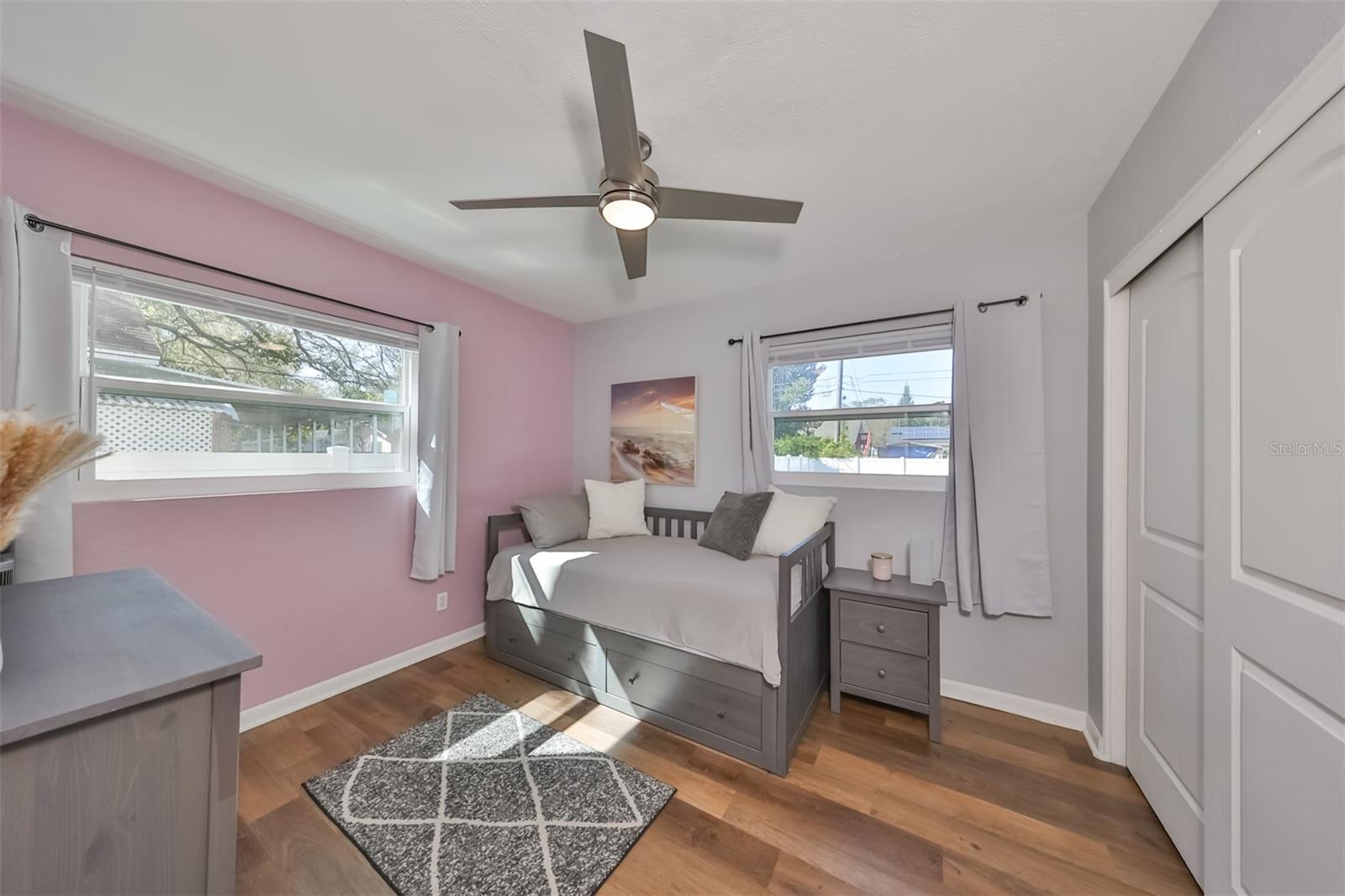 Image 27 of 42 For 3226 20th Street N