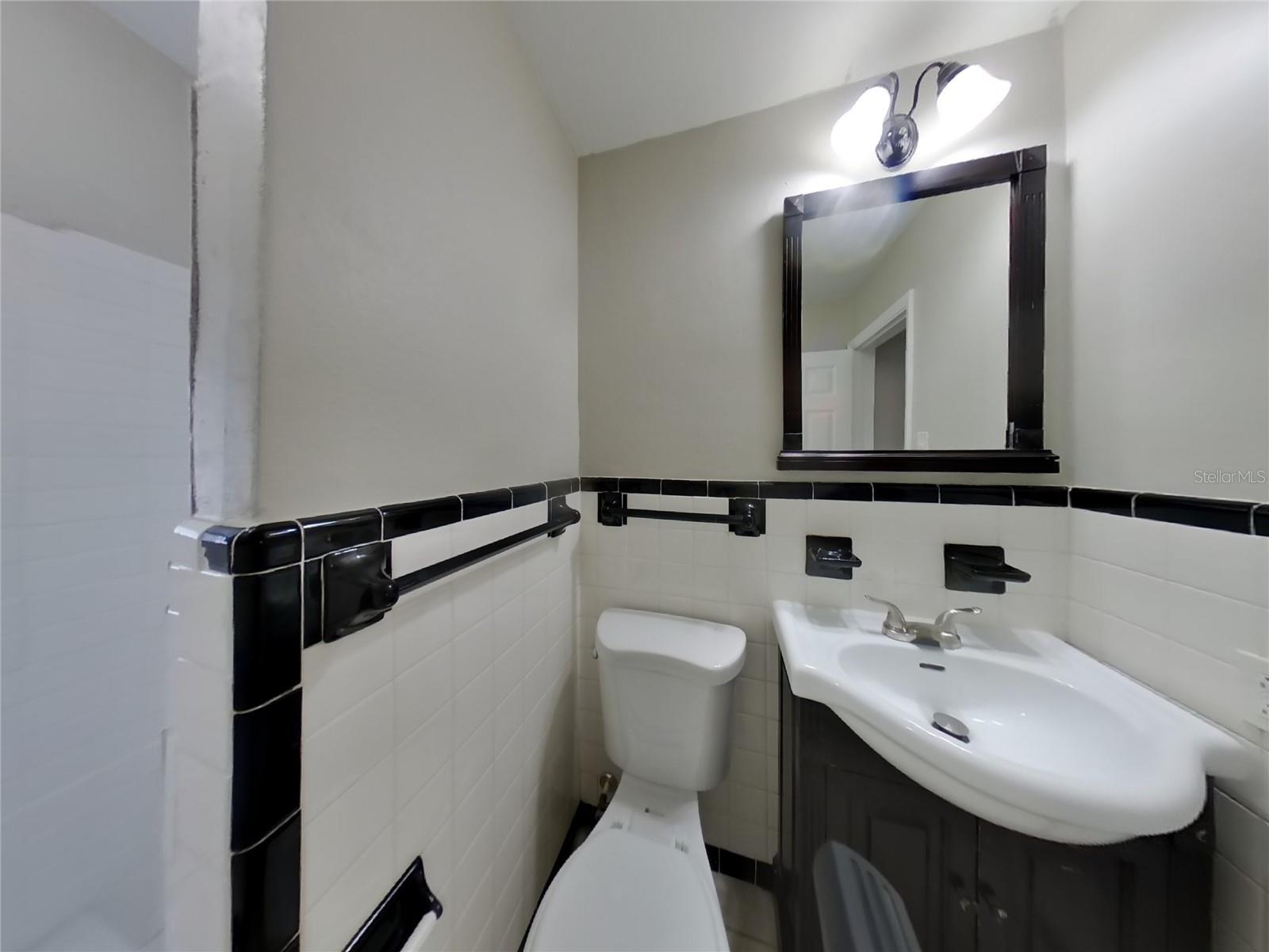 Image 16 of 21 For 1456 Lakeview Drive