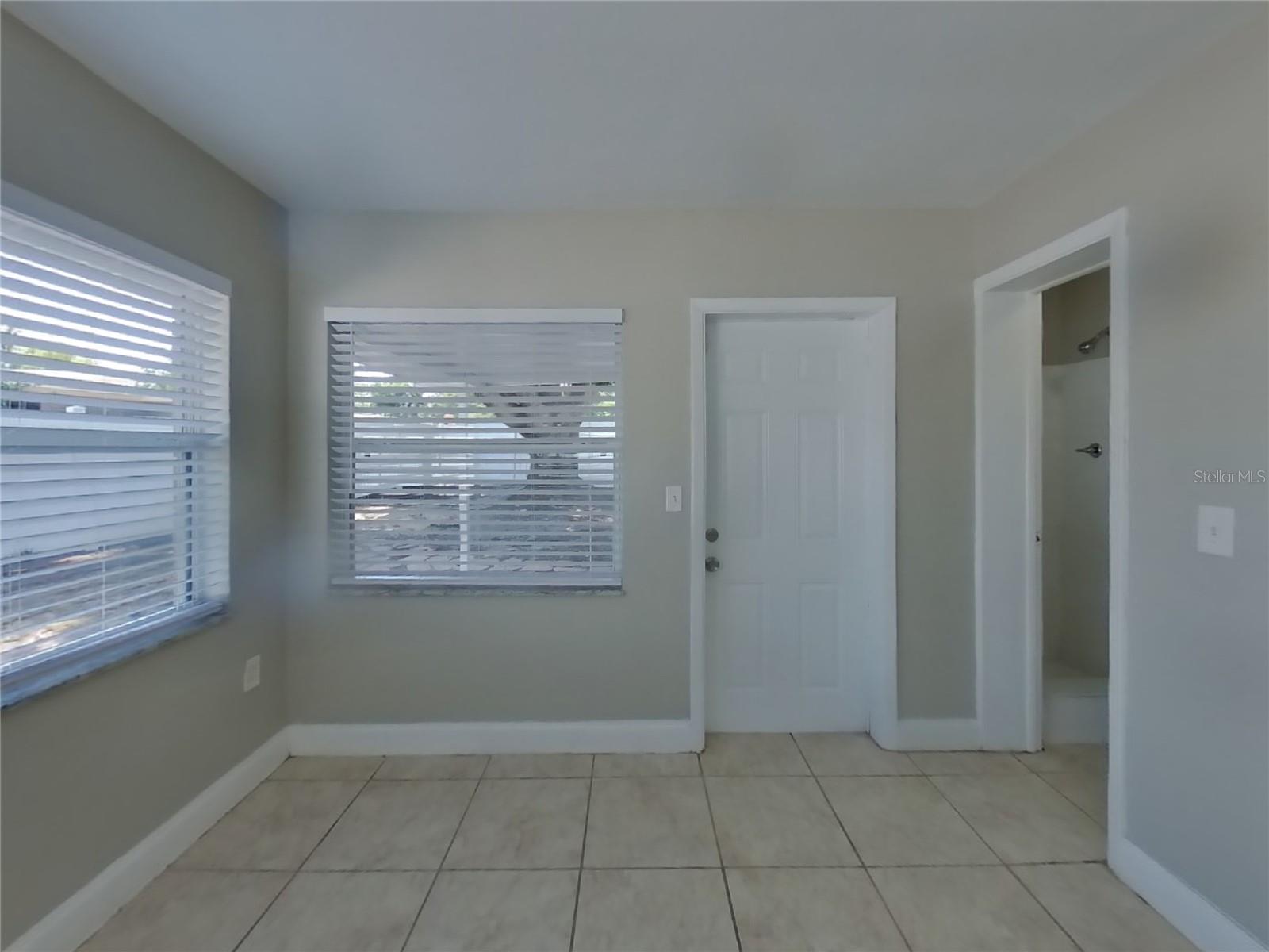 Image 18 of 21 For 1456 Lakeview Drive