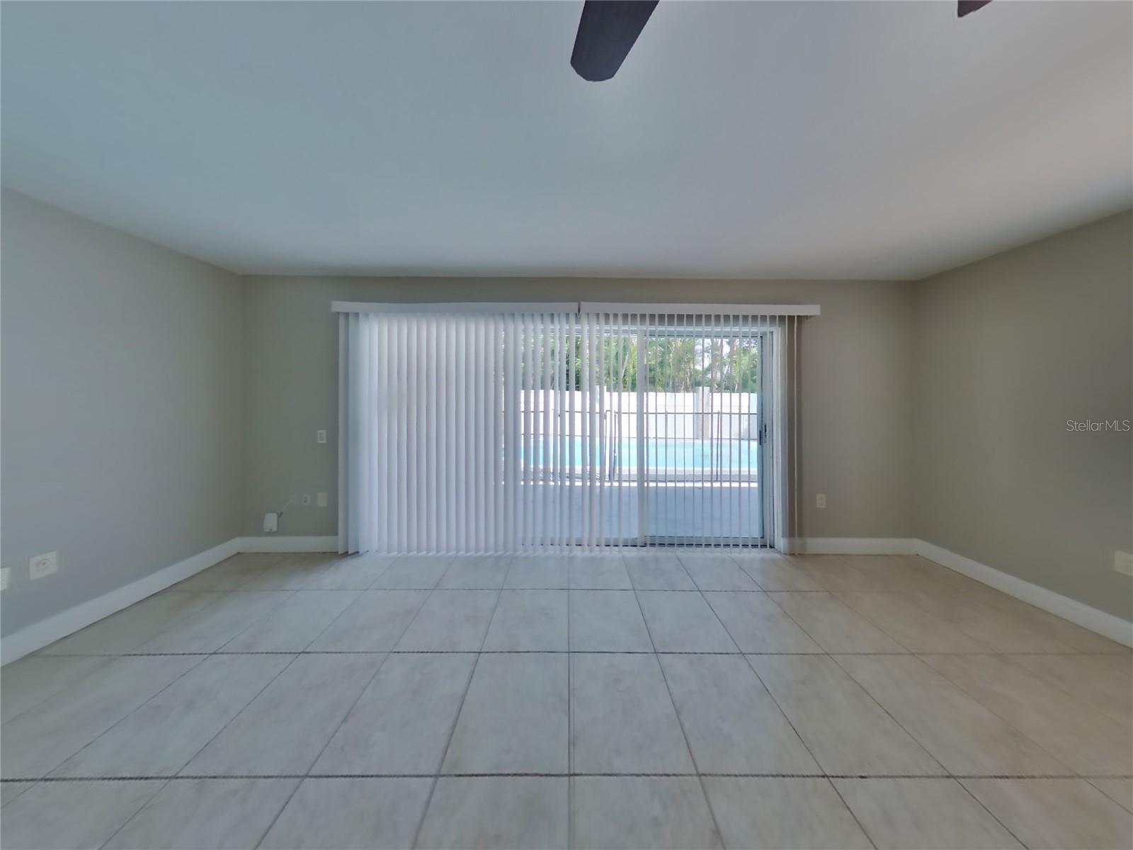 Image 2 of 21 For 1456 Lakeview Drive