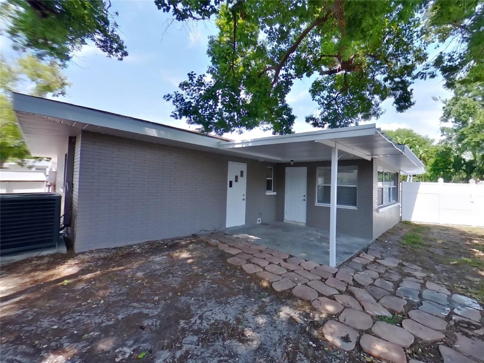 Image 20 of 21 For 1456 Lakeview Drive