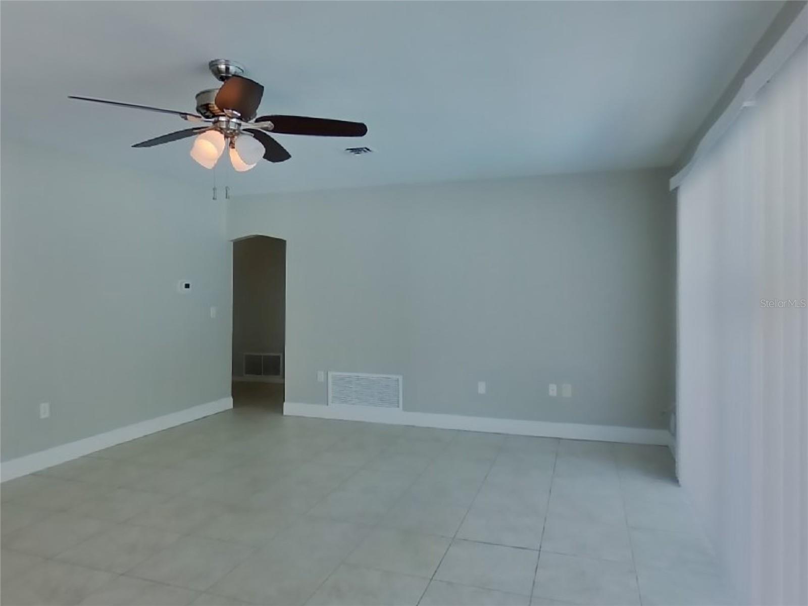 Image 3 of 21 For 1456 Lakeview Drive