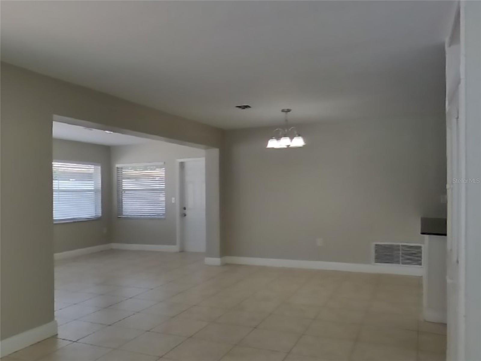 Image 4 of 21 For 1456 Lakeview Drive