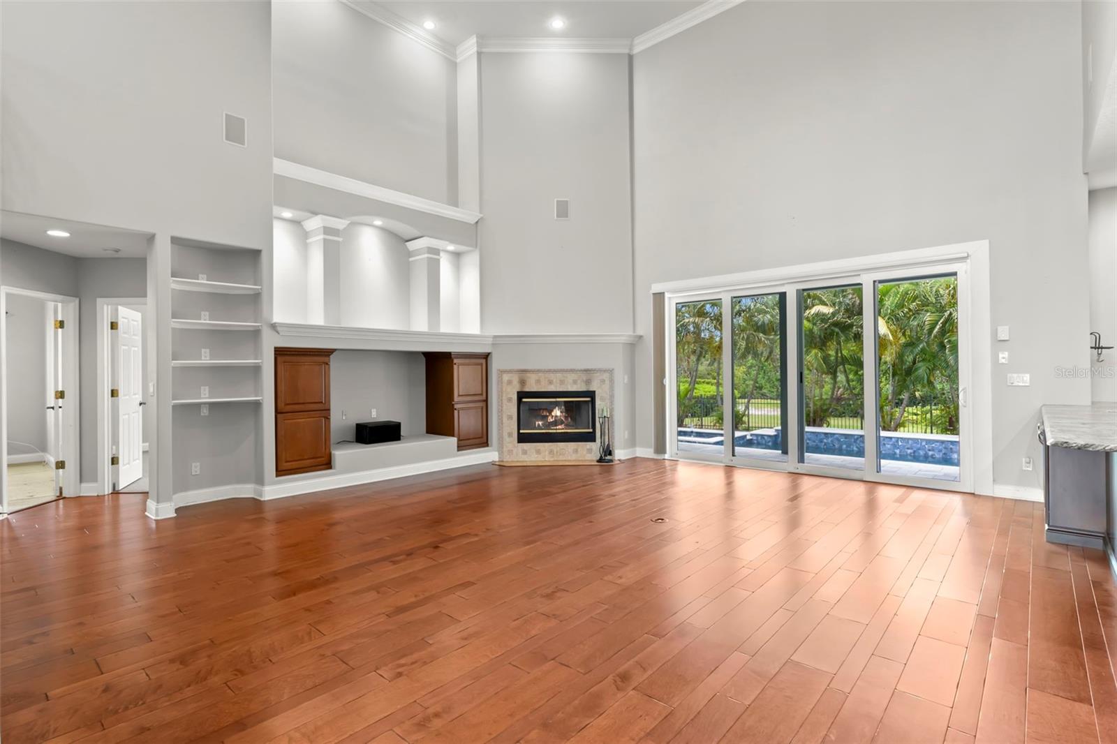 Image 4 of 58 For 1171 Red Maple Circle Ne