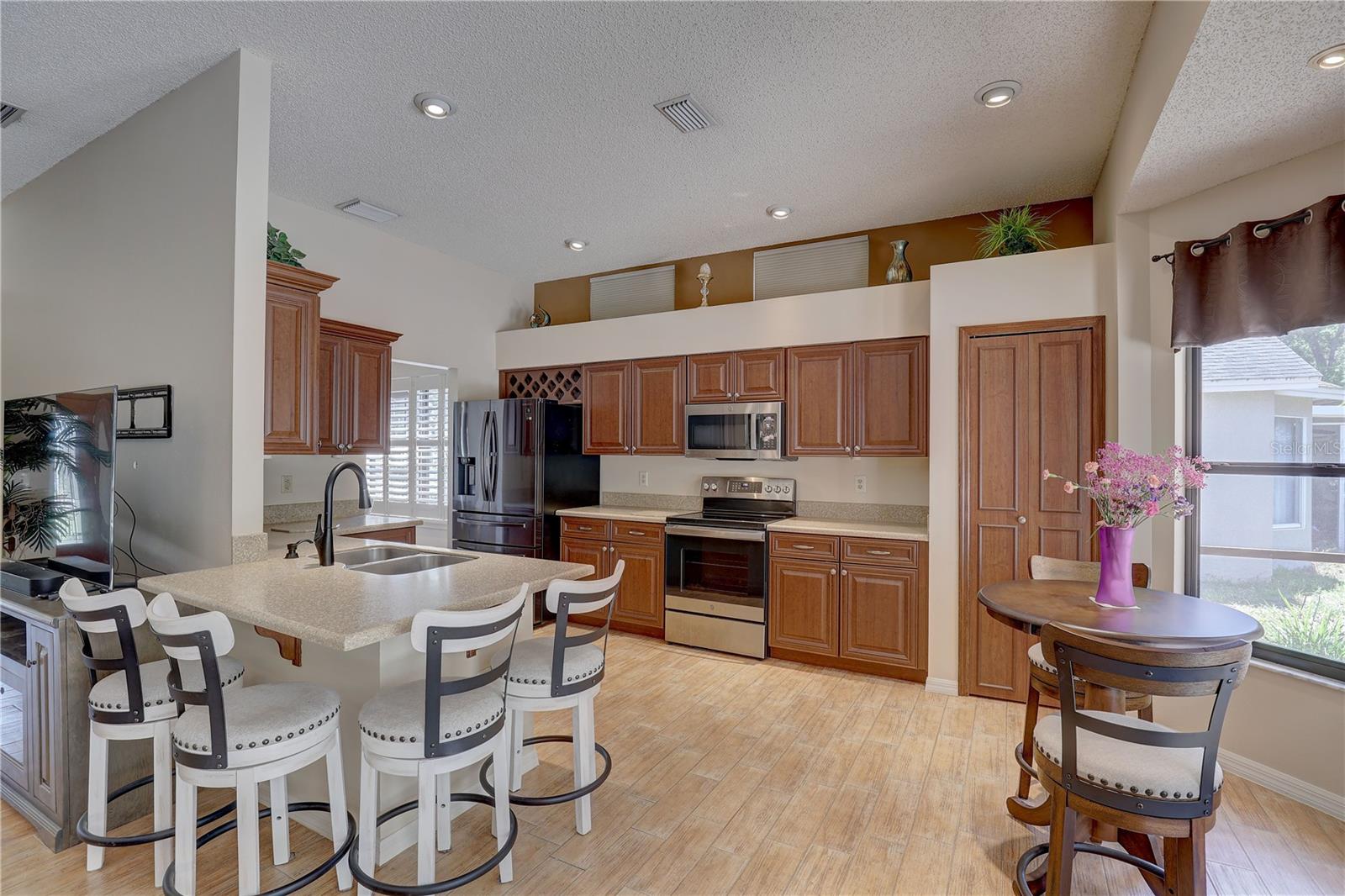 Image 10 of 43 For 3338 Laurelwood Court