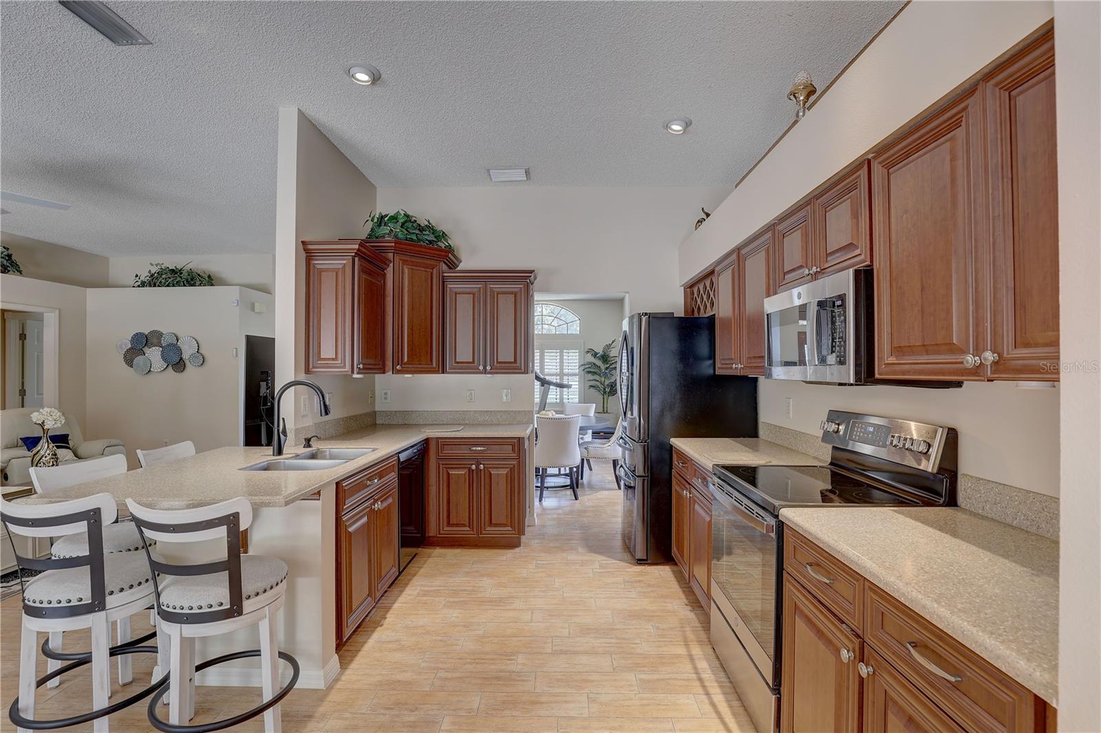Image 14 of 43 For 3338 Laurelwood Court