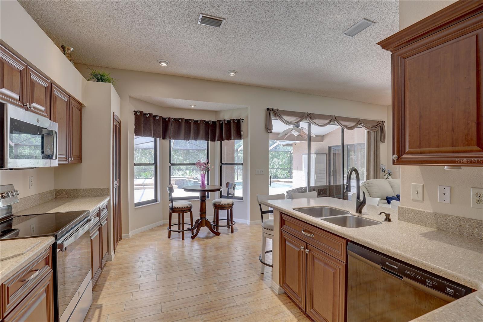 Image 15 of 43 For 3338 Laurelwood Court