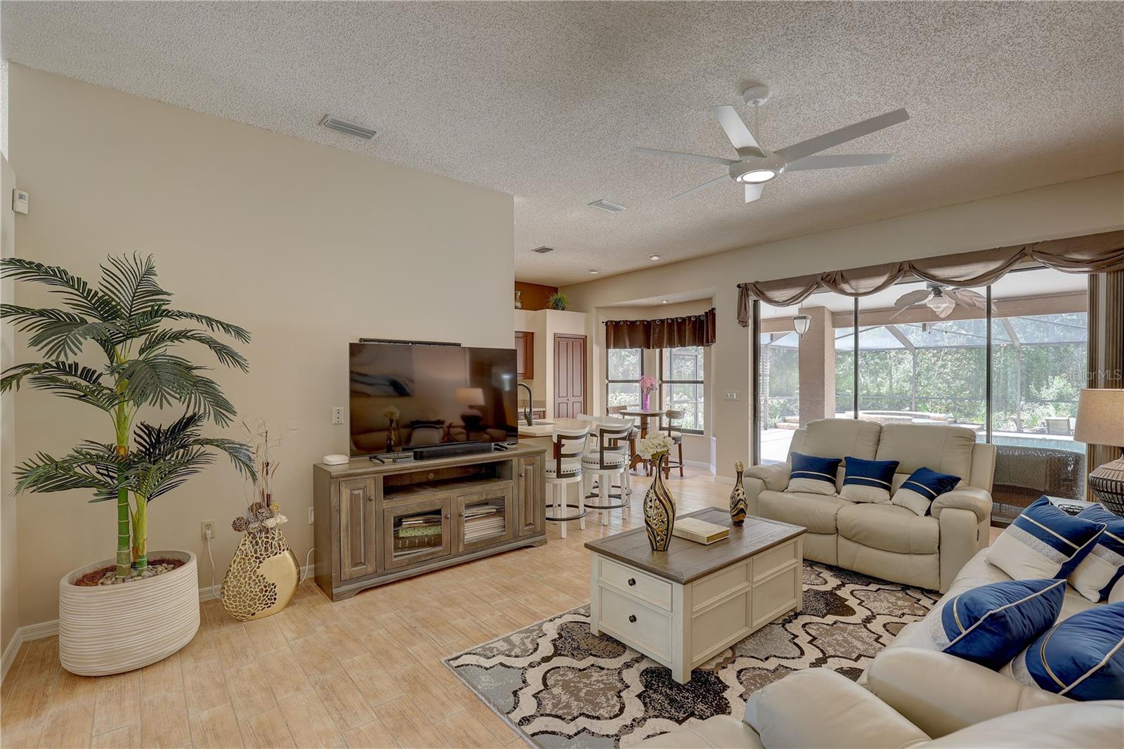 Image 17 of 43 For 3338 Laurelwood Court